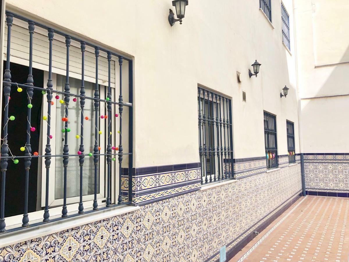 Serva La Bari Shared Apartment Siviglia Esterno foto