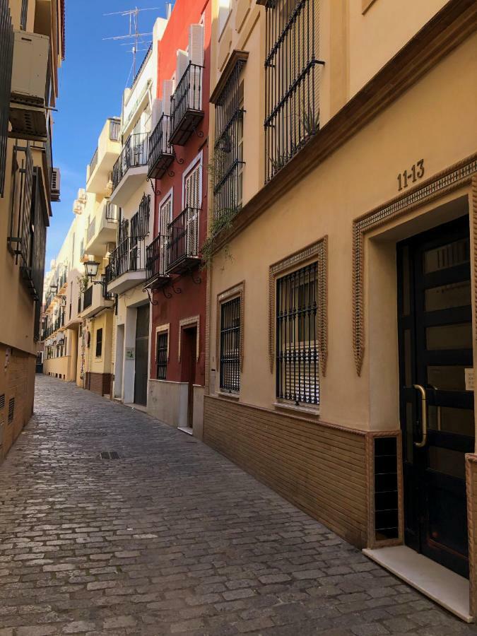 Serva La Bari Shared Apartment Siviglia Esterno foto
